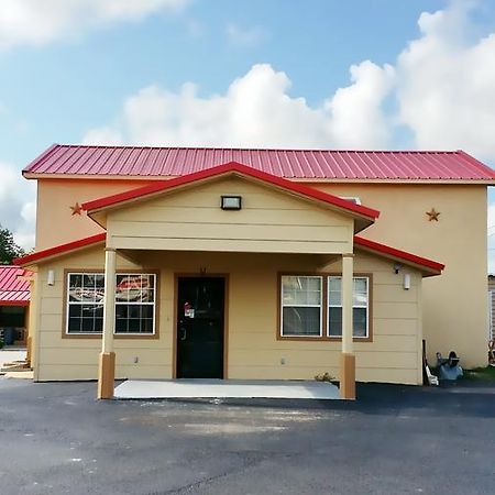 Budget Inn Hallettsville Екстериор снимка
