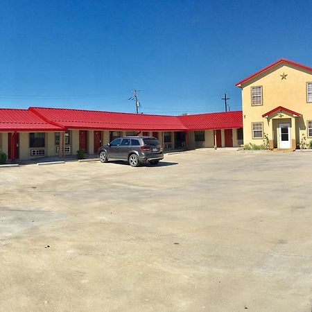 Budget Inn Hallettsville Екстериор снимка